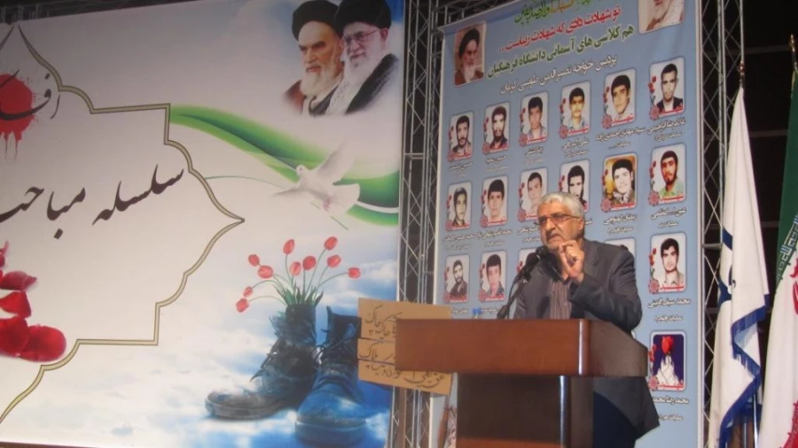 بمناسبت هفته دفاع مقدس مراسم شبی با افلاکیان در پردیس خواجه نصیر کرمان با حضور مهندس سیف الهی معاون استاندار کرمان و مسئولین استان برگزار شد