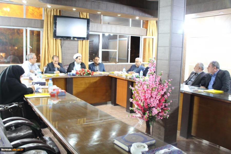 جلسه شورای مشورتی دانشگاه
