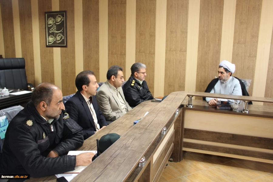 وجه تمایز دانشگاه فرهنگیان و سایر دانشگاه ها مسائل تربیتی و مهارت می باشد.