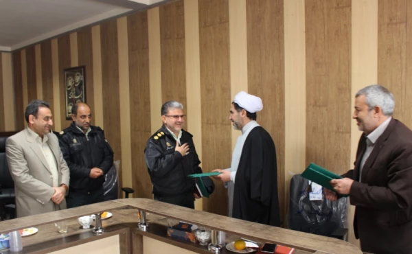 وجه تمایز دانشگاه فرهنگیان و سایر دانشگاه ها مسائل تربیتی و مهارت می باشد.