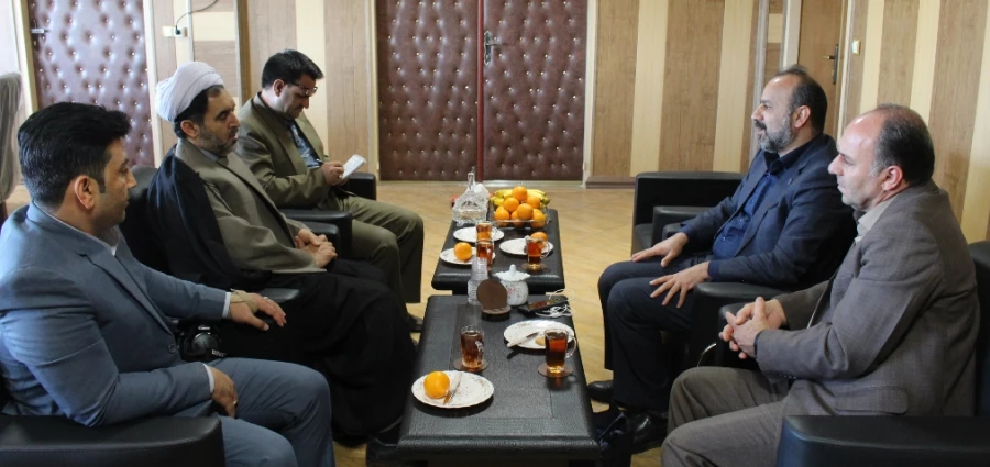 دیدار مسئولین بانک تجارت استان با رئیس دانشگاه فرهنگیان کرمان