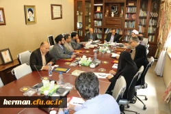 جلسه کمیته استانی هیأت امناء دانشگاه فرهنگیان در دفتر مهندس رزم حسینی استاندار کرمان