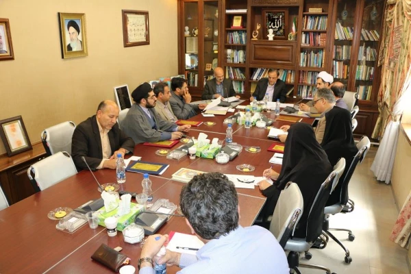 جلسه کمیته استانی هیأت امناء دانشگاه فرهنگیان در دفتر مهندس رزم حسینی استاندار کرمان