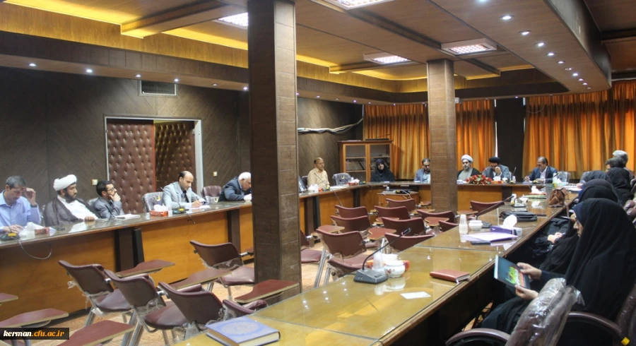 نشست هم اندیشی اساتید