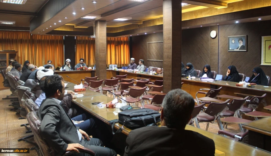 نشست هم اندیشی اساتید