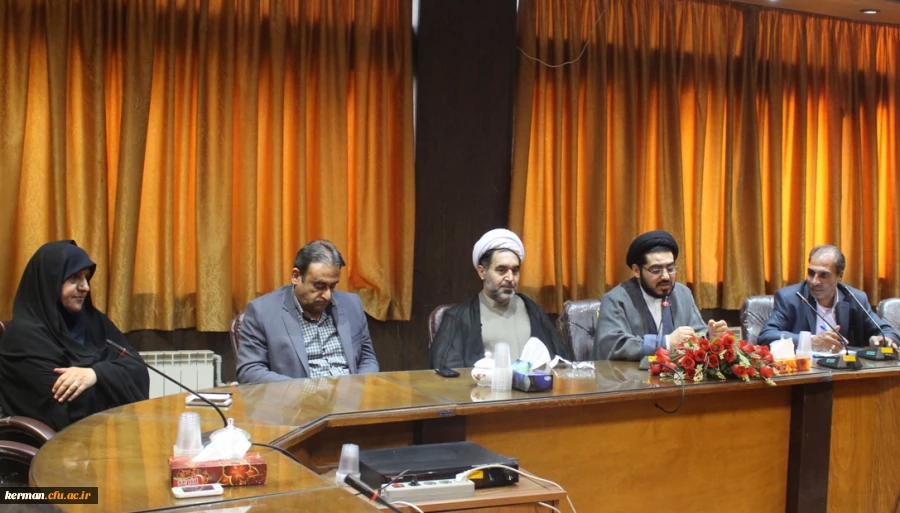 نشست هم اندیشی اساتید