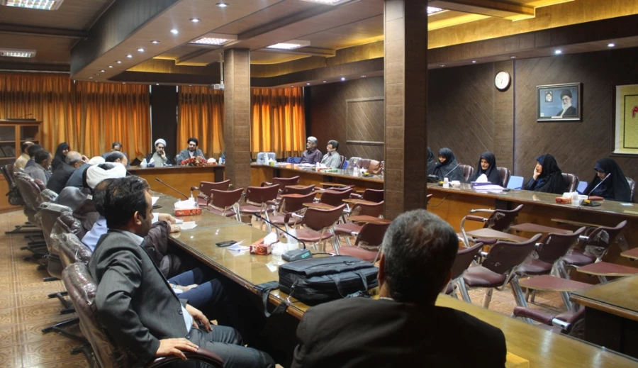 نشست هم اندیشی اساتید