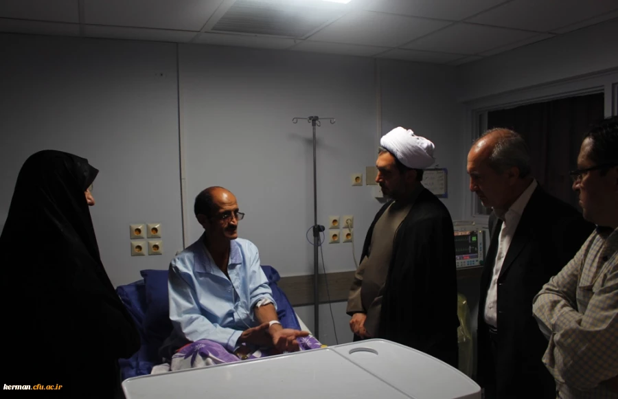 عیادت مسئولین دانشگاه از جناب آقای اکبرزاده