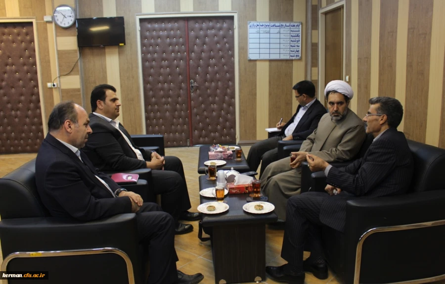 دیدار مدیر شعب بانک تجارت استان