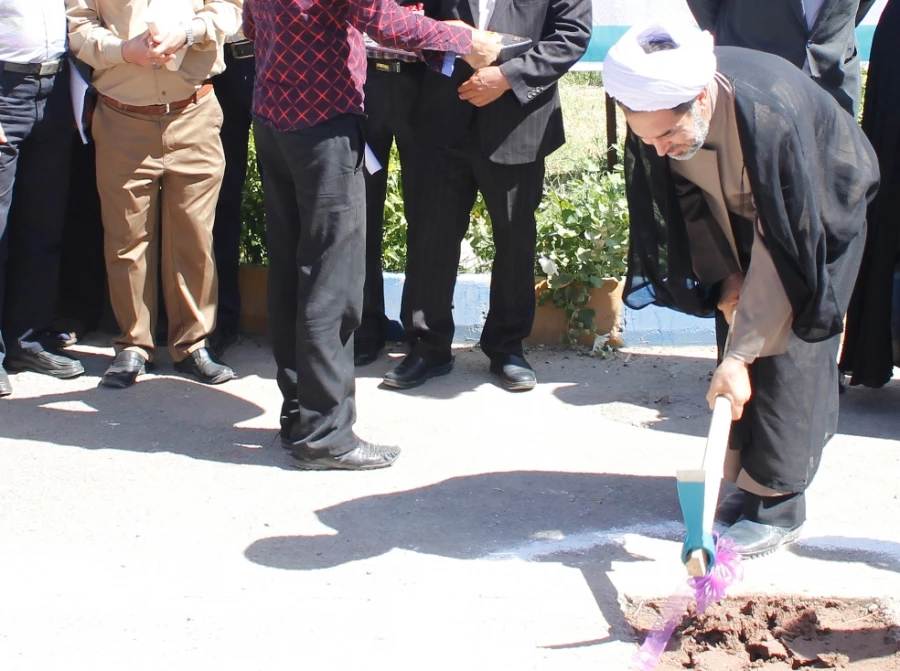 مراسم کلنگ زنی پروژه سردر دانشگاه