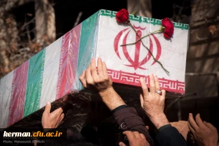 پیکر مطهر شش شهید گلگون کفن صبح امروز در 

فرودگاه کرمان مورد استقبال مسئولان و مردم شهید پرور  استان قرار گرفت.