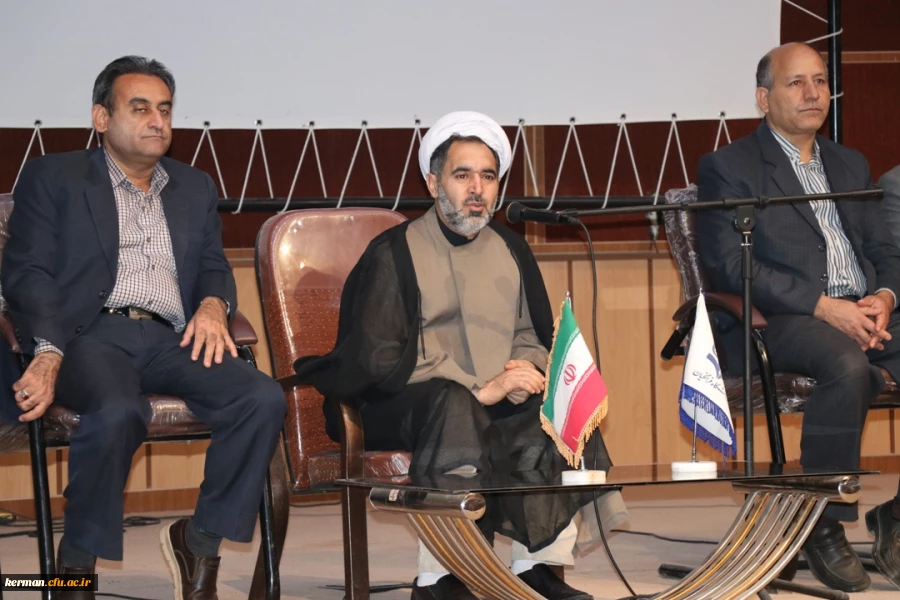 جلسه پرسش و پاسخ دانشجویی پردیس خواجه نصیر