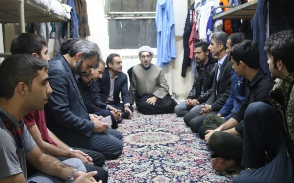 بازدید دکتر توان و همراهان از سراهای دانشجویی پردیس خواجه نصیر