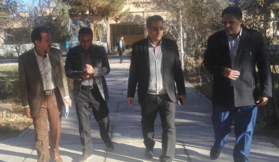 بازدید مشهدی رئیس اداره سراهای دانشجویی و همراهان از خوابگاه ها و سلف سرویس دانشگاه فرهنگیان استان کرمان