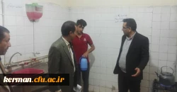 بازدید مشهدی رئیس اداره سراهای دانشجویی و همراهان از خوابگاه ها و سلف سرویس دانشگاه فرهنگیان استان کرمان