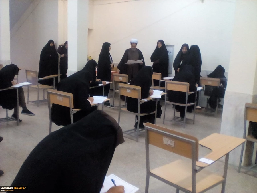 بازدید دکتر توان و همراهان از برگزاری امتحانات  پردیس شهید باهنر