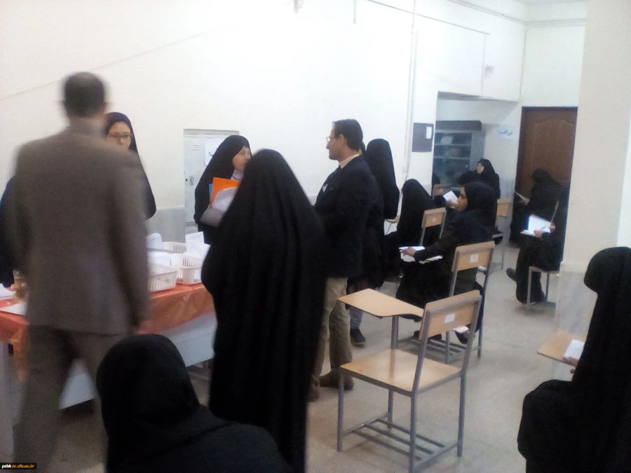 بازدید دکتر توان و همراهان از برگزاری امتحانات  پردیس شهید باهنر