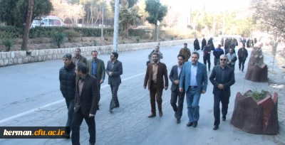 در پنجمین روز از ایام ا... دهه فجر، مراسم پیاده روی و تقدیم گل به ساحت مقدس شهدا، توسط اساتید و کارکنان دانشگاه فرهنگیان کرمان برگزار شد.