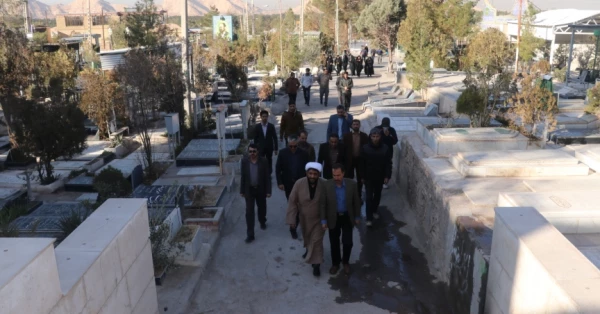 مراسم پیاده روی و تقدیم گل به ساحت مقدس شهدا به مناسبت دهه فجر