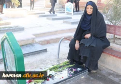 مراسم پیاده روی و تقدیم گل به ساحت مقدس شهدا به مناسبت دهه فجر