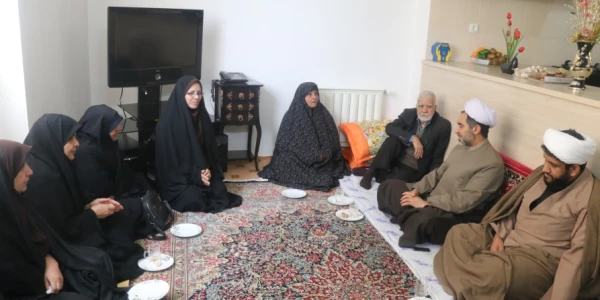 دیدار با خانواده شهید عبدا... زاده