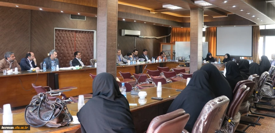 نشست دکتر کیومرث احمدی و دکتر شیرین باستانی پور با کارکنان دانشگاه