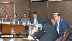 نشست دکتر کیومرث احمدی و خانم دکتر باستانی پور با کارکنان دانشگاه