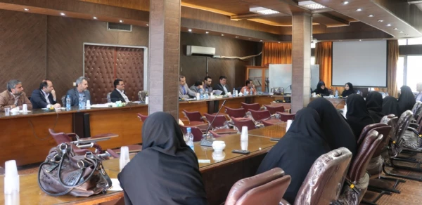 نشست دکتر کیومرث احمدی و خانم دکتر باستانی پور با کارکنان دانشگاه