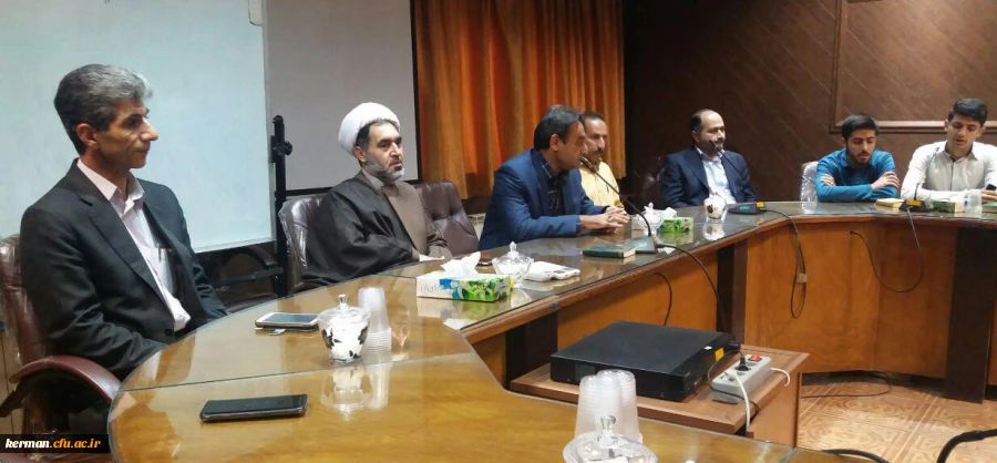 نشست دبیران و فعالان تشکل ها، انجمن ها و کانون های دانشجویی پردیس خواجه نصیر با مسئولین دانشگاه