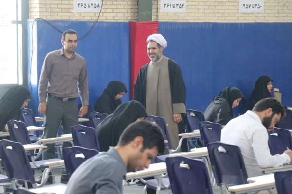 بازدید دکتر توان از محل برگزاری امتحانات دانشجویان ماده 28