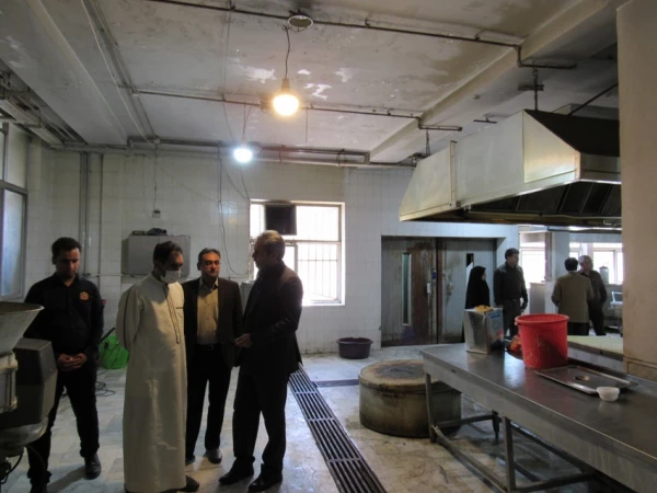 بازدید دکتر توان ریاست دانشگاه فرهنگیان استان از آشپزخانه و سلف سرویس پردیس خواجه نصیر