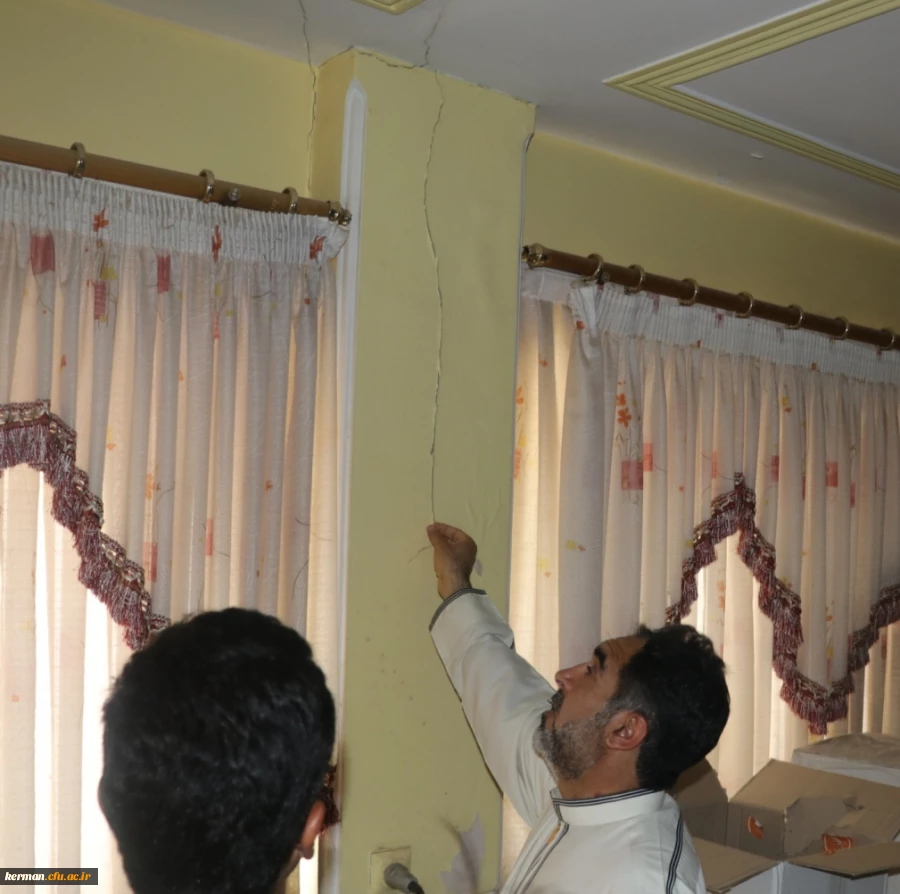 ترک خوردگی ساختمان های پردیس خواجه نصیرالدین طوسی در اثر زلزله