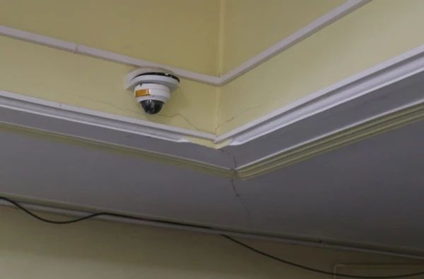 ترک خوردگی ساختمان های پردیس خواجه نصیرالدین طوسی در اثر زلزله