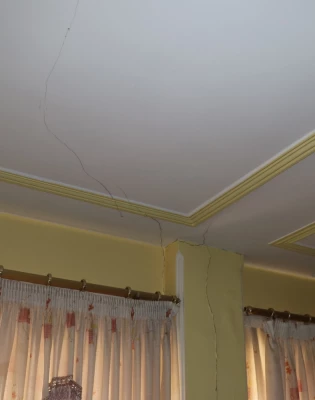 ترک خوردگی ساختمان های پردیس خواجه نصیرالدین طوسی در اثر زلزله