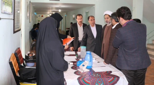 بازدید رئیس دانشگاه فرهنگیان استان کرمان از مراحل انجام مصاحبه تکمیل ظرفیت داوطلبان ورود به دانشگاه فرهنگیان