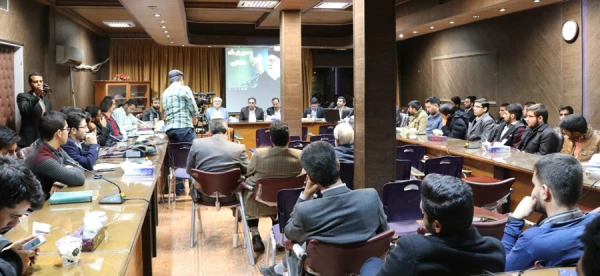 جلسه پرسش و پاسخ دانشجویی با حضور دکتر زاهدی