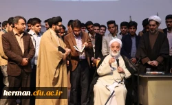 حجت الاسلام و المسلمین قرائتی در جمع دانشجومعلمان دانشگاه