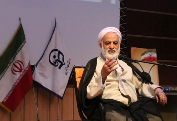 حجت الاسلام و المسلمین قرائتی در جمع دانشجومعلمان دانشگاه