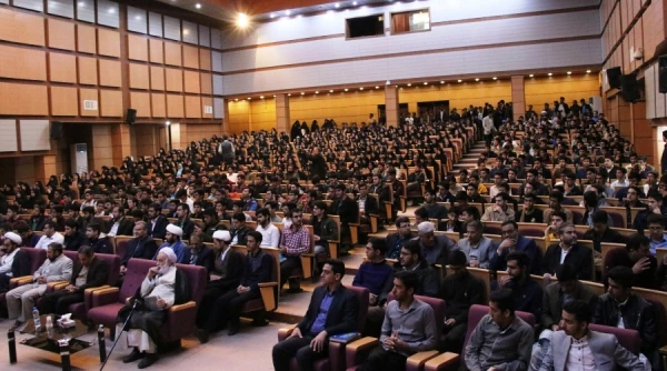 حجت الاسلام و المسلمین قرائتی در جمع دانشجومعلمان دانشگاه