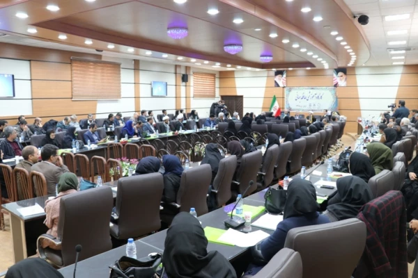 همکاری دانشگاه فرهنگیان کرمان با مرکز اسناد جنوب شرق کشور در راستای جمع آوری تاریخ تربیت معلم