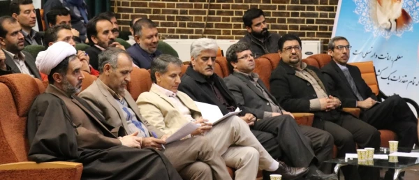 جلسه هم اندیشی کارکنان و اساتید موظف دانشگاه