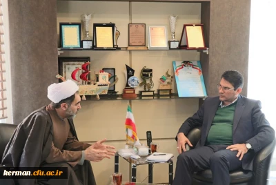 رئیس سازمان مدیریت و برنامه ریزی استان کرمان در دیدار با رئیس دانشگاه فرهنگیان استان در خصوص تخصیص اعتبارات استانی به این دانشگاه قول مساعد داد.