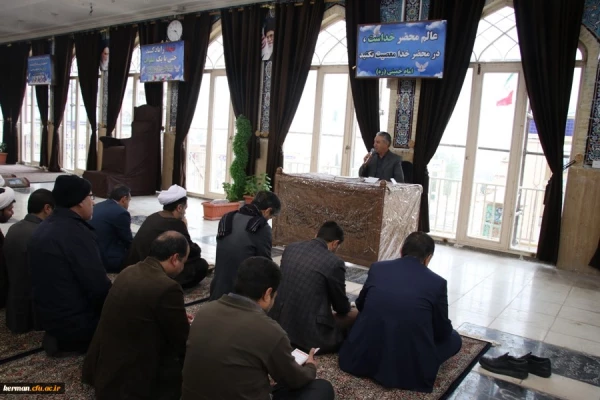 دکتر توان در مراسم تجدید میثاق کارکنان دانشگاه فرهنگیان کرمان با شهدا