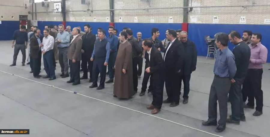 برگزاری مسابقات طناب کشی کارکنان دانشگاه