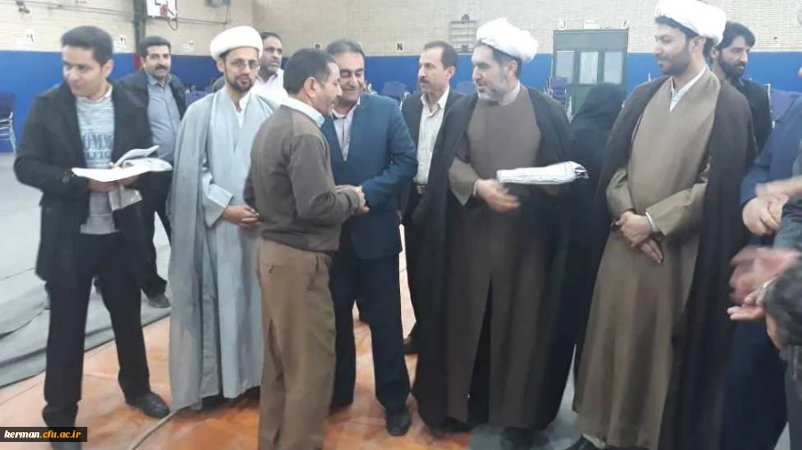 برگزاری مسابقات طناب کشی کارکنان دانشگاه