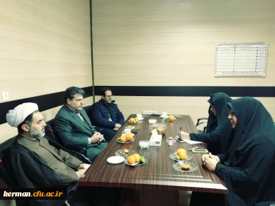 نشست صمیمی رئیس دانشگاه فرهنگیان استان کرمان و رئیس اداره مدارس و مراکز غیردولتی و توسعه مشارکت های مردمی اداره کل آموزش و پرورش