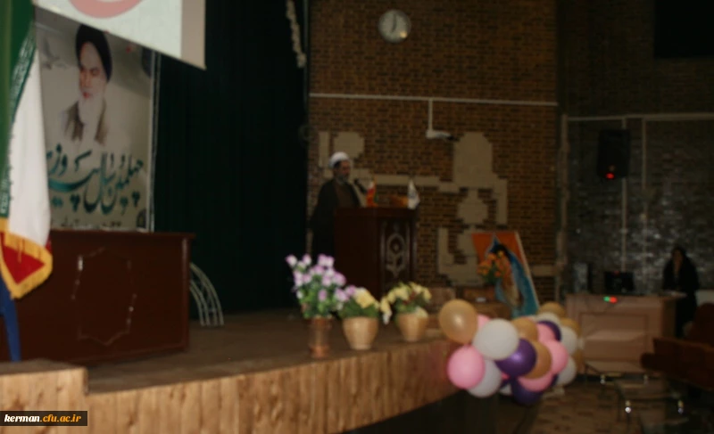 جشن انقلاب در پردیس شهید باهنر دانشگاه فرهنگیان کرمان برگزار شد.