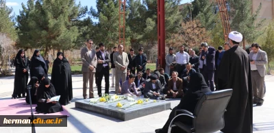 در ویژه برنامه ولادت حضرت زهرا سلام الله علیها دکتر توان رئیس دانشگاه فرهنگیان کرمان از ایثار و فداکاری به عنوان مهمترین ابعاد زندگی ام الائمه نام برد.