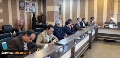 دکتر توان در اولین جلسه شورای اداری دانشگاه فرهنگیان کرمان:
ما در دانشگاه فرهنگیان وظیفه داریم با تربیت معلم شایسته که دغدغه معلمی داشته باشد در جهت تحقق شعار سال که همان رونق تولید است، گام برداریم.