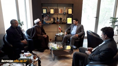 رئیس سازمان مدیریت و برنامه ریزی استان کرمان در دیدار با رئیس دانشگاه فرهنگیان استان:
حضور فارغ التحصیلان دانشگاه فرهنگیان در آموزش و پرورش نقطه عطفی در نظام تعلیم و تربیت می باشد.